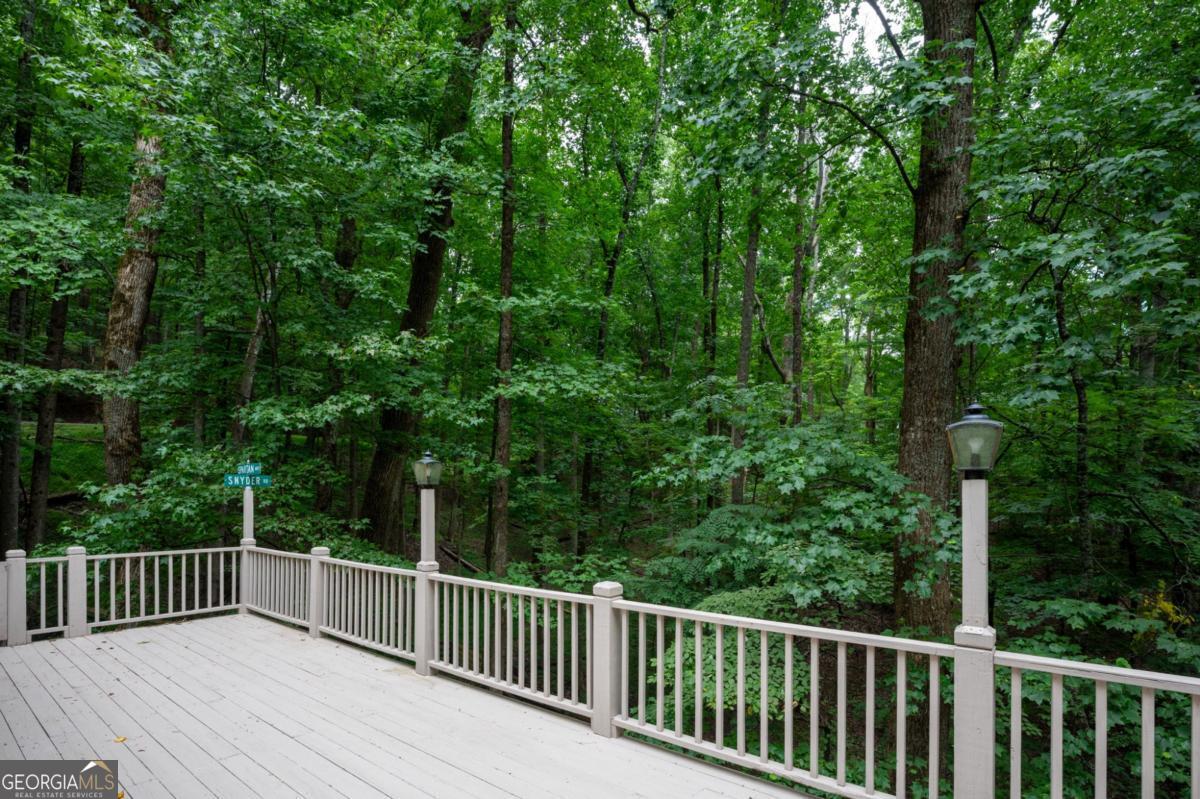 415 Sunset Court Property Photo 15