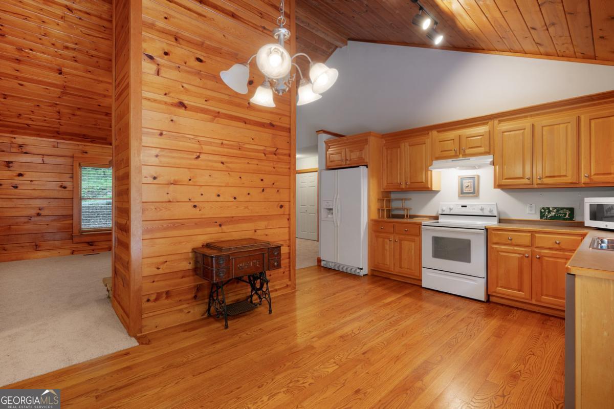 415 Sunset Court Property Photo 19