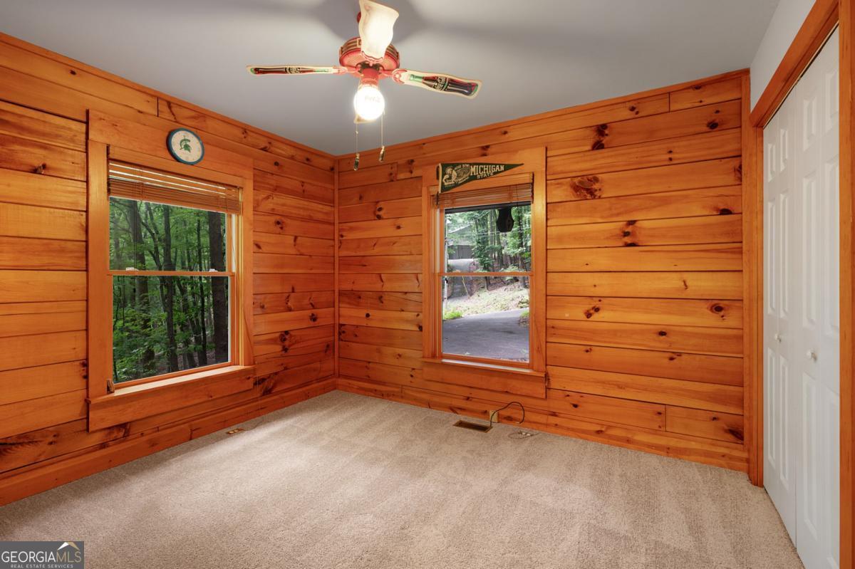 415 Sunset Court Property Photo 26