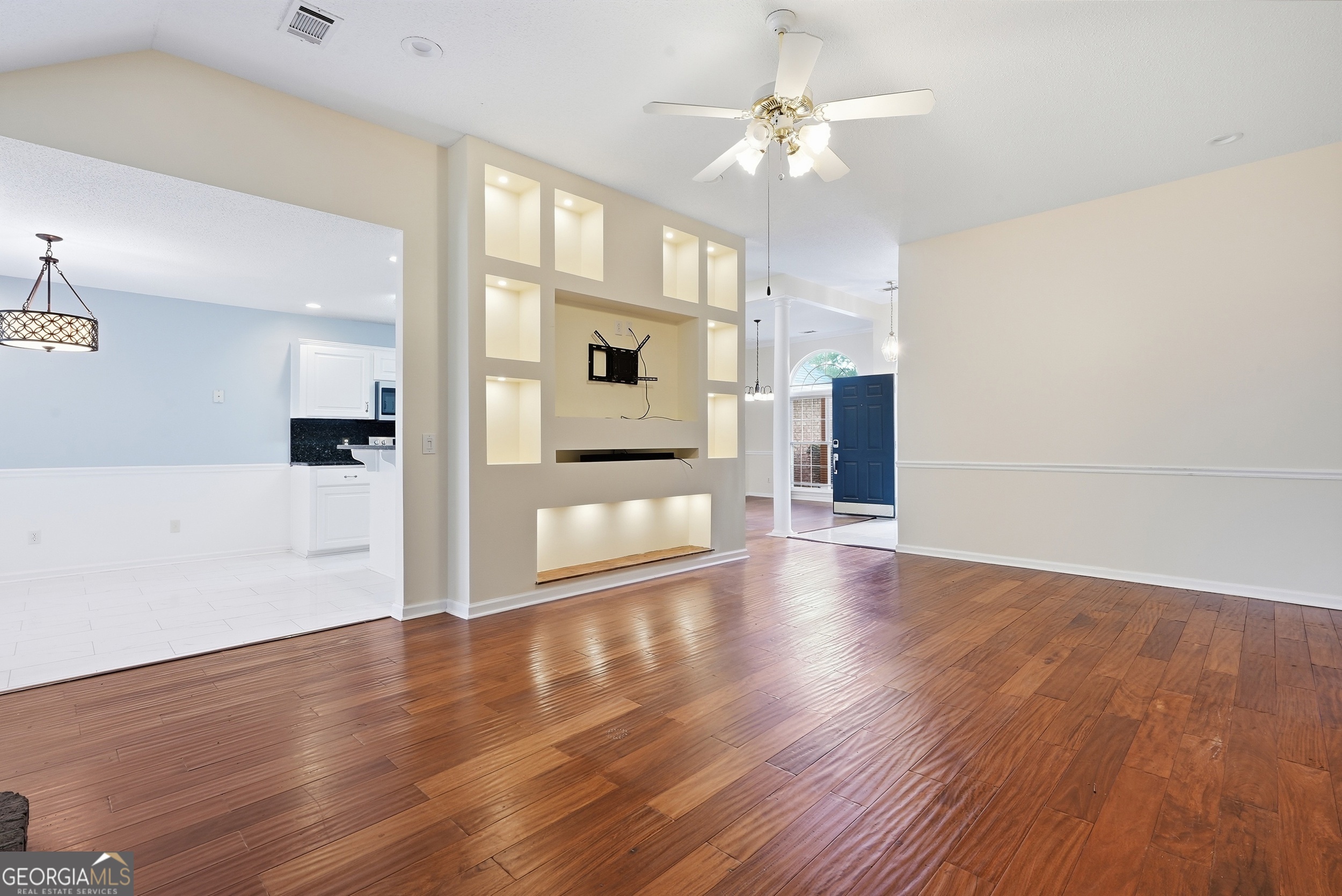 197 Young Way Property Photo 5