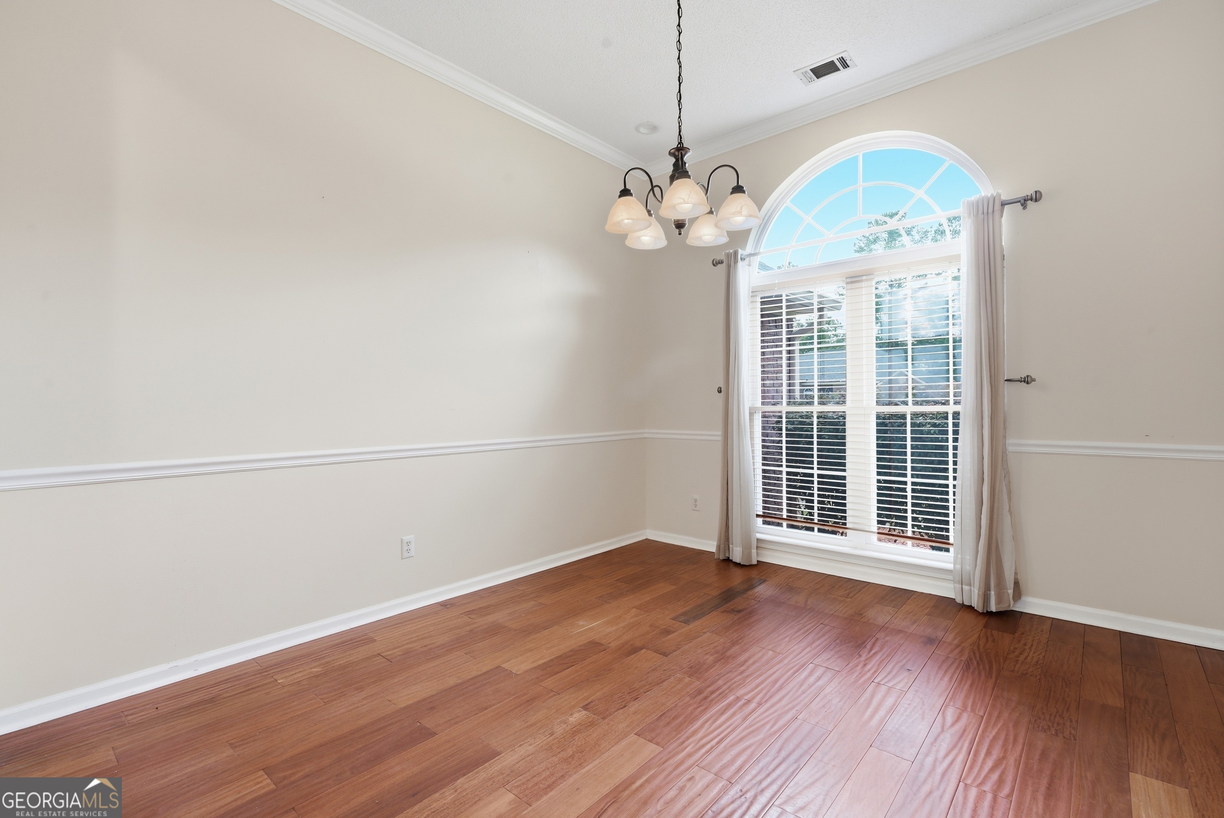 197 Young Way Property Photo 6