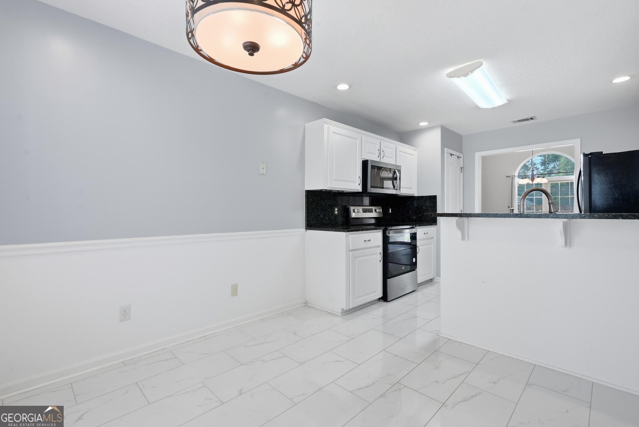 197 Young Way Property Photo 8