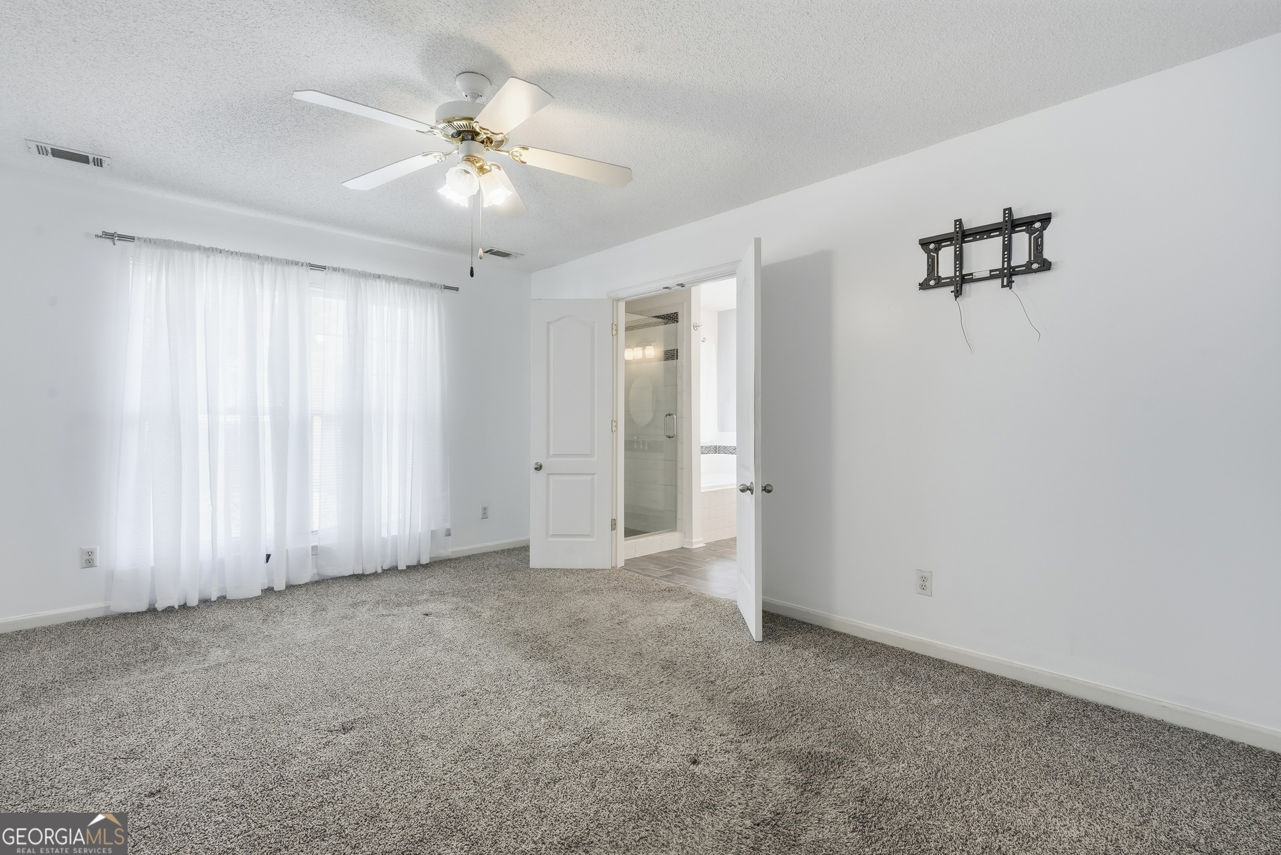 197 Young Way Property Photo 12
