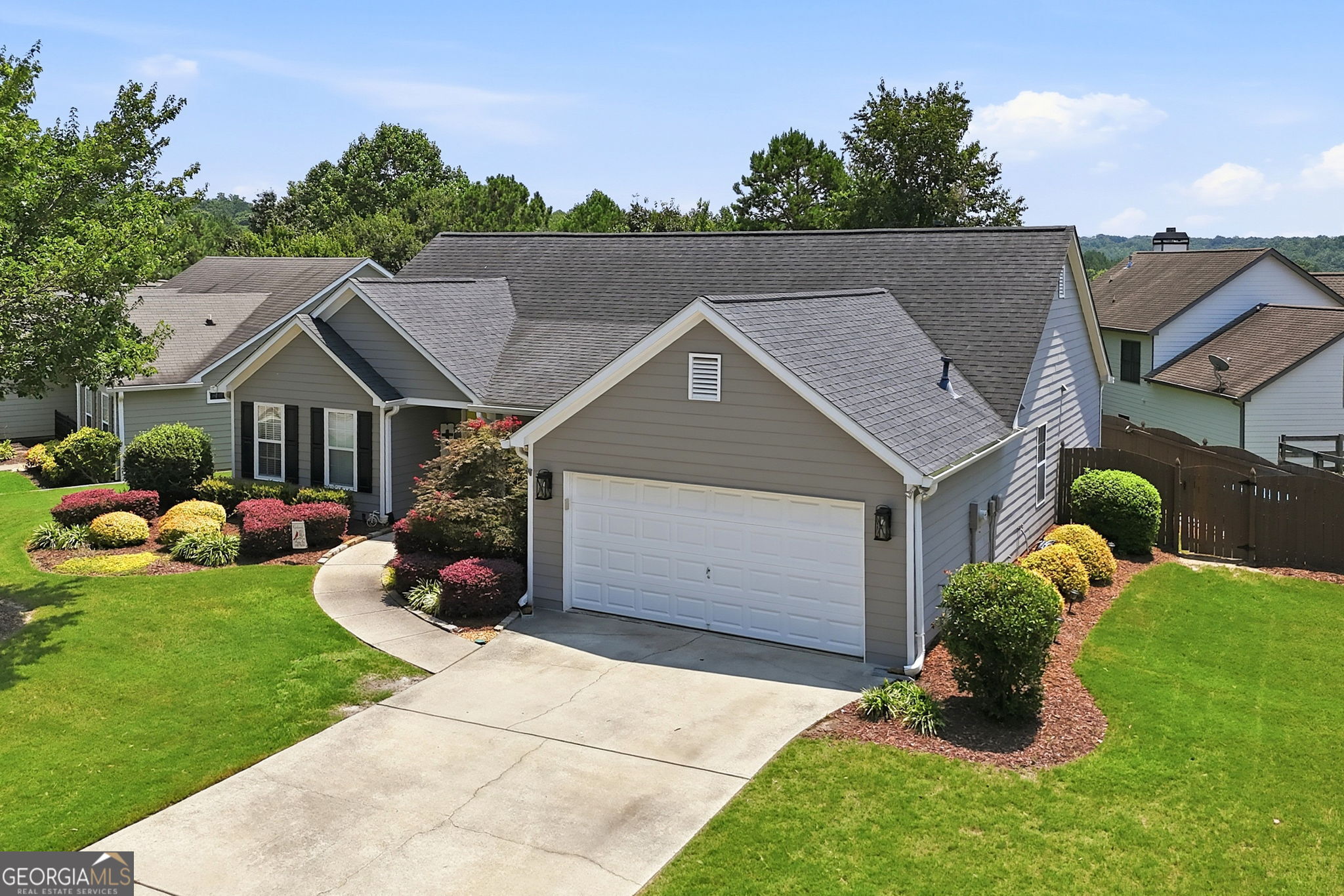 319 Spring Hill Drive Property Photo 2