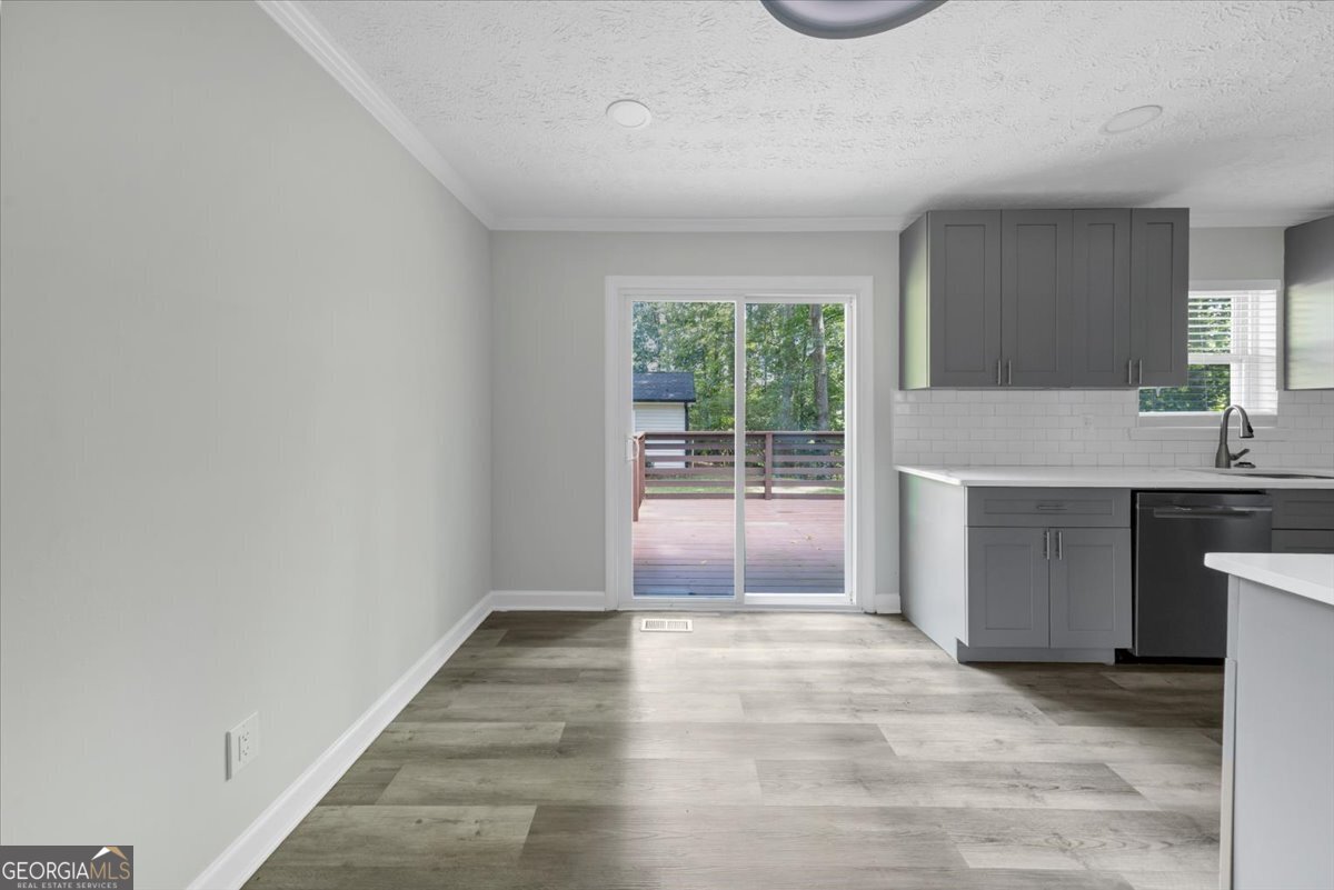 400 Wyldewoode Drive Property Photo 15