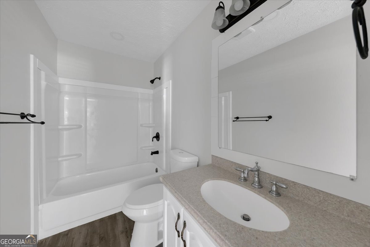 400 Wyldewoode Drive Property Photo 26