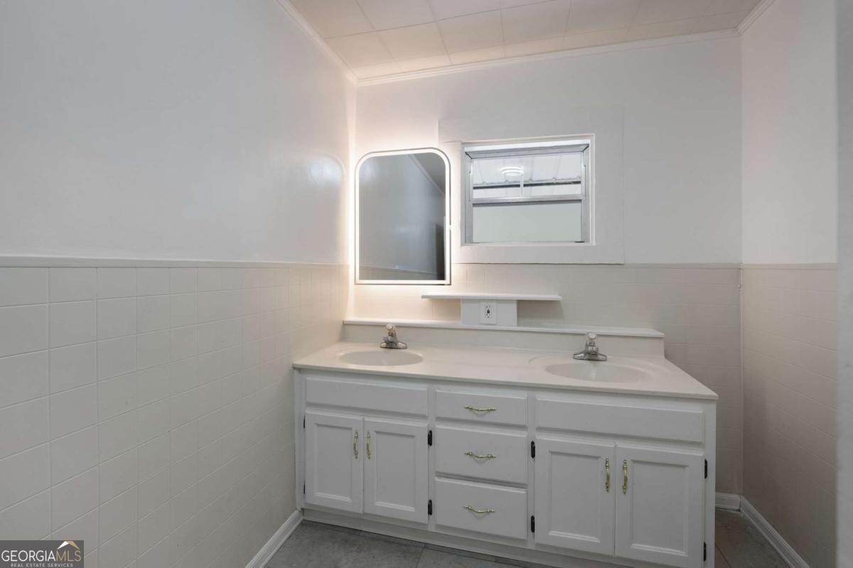 154 County Line Road Property Photo 21