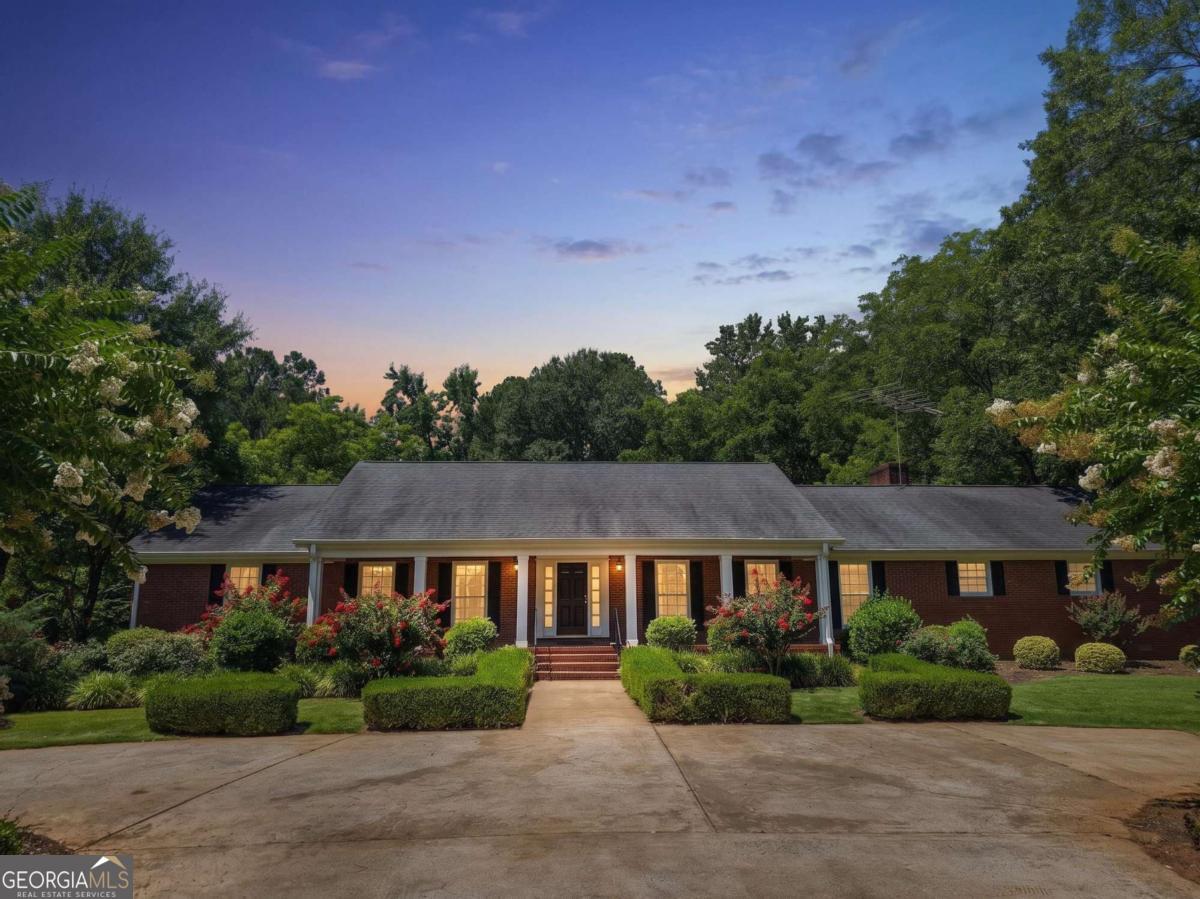 2390 Greensboro Highway Property Photo 1