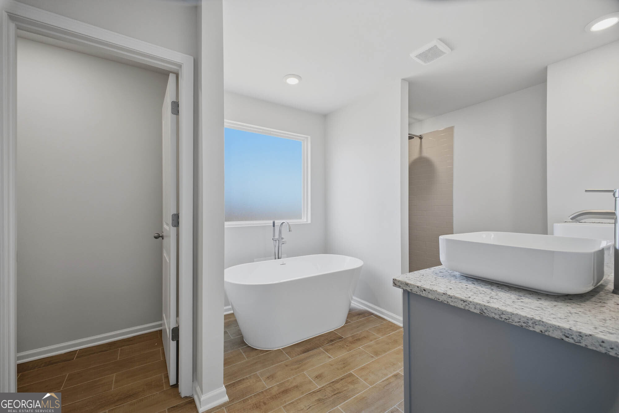 647 Encore Drive Property Photo 18