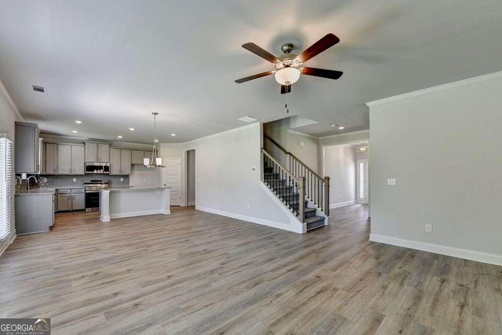 7309 Yewtree Drive Walk Property Photo 6