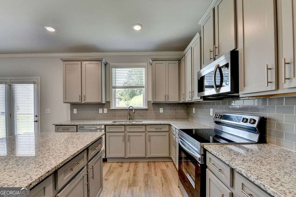 7309 Yewtree Drive Walk Property Photo 23