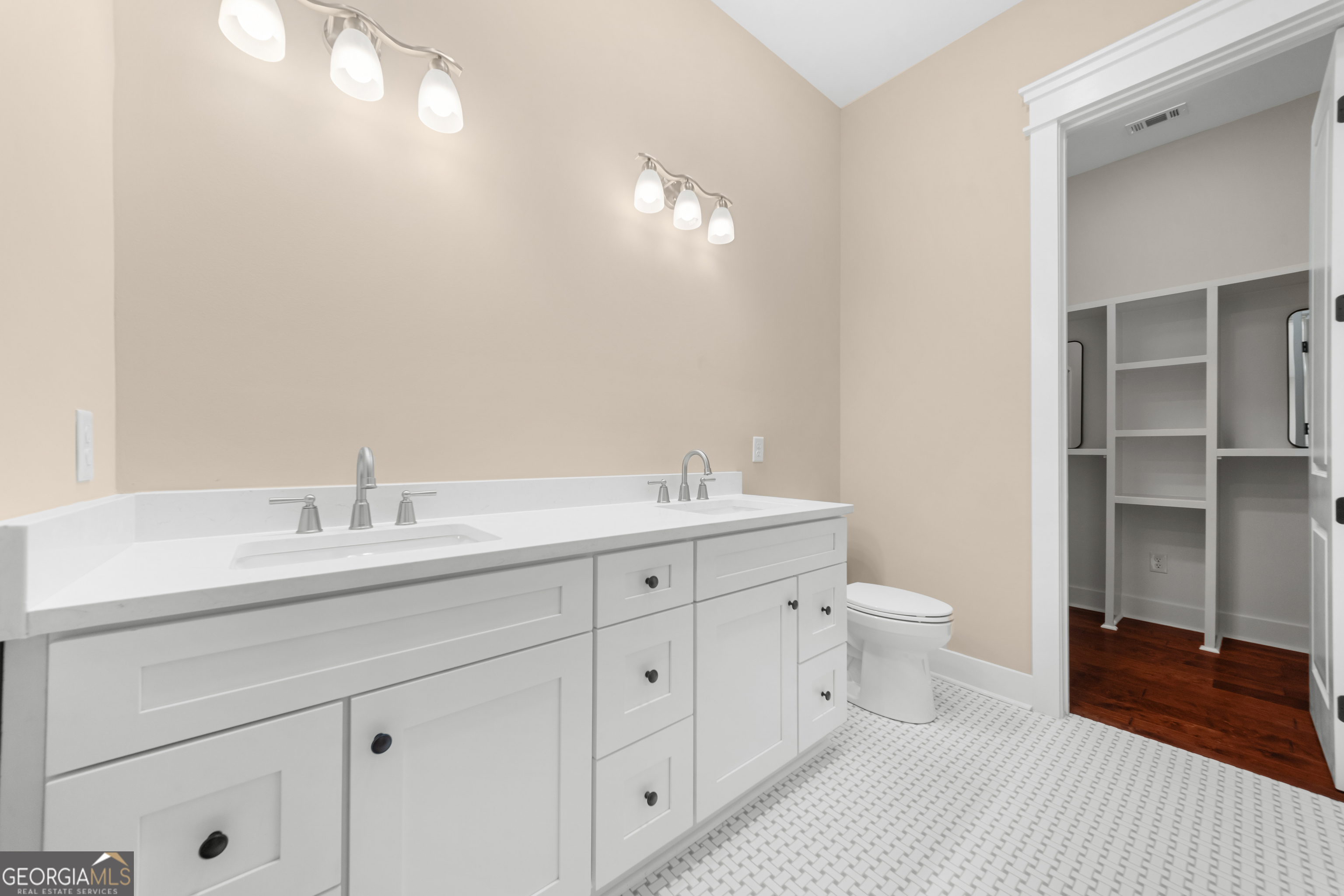 28 Jef Road Property Photo 13