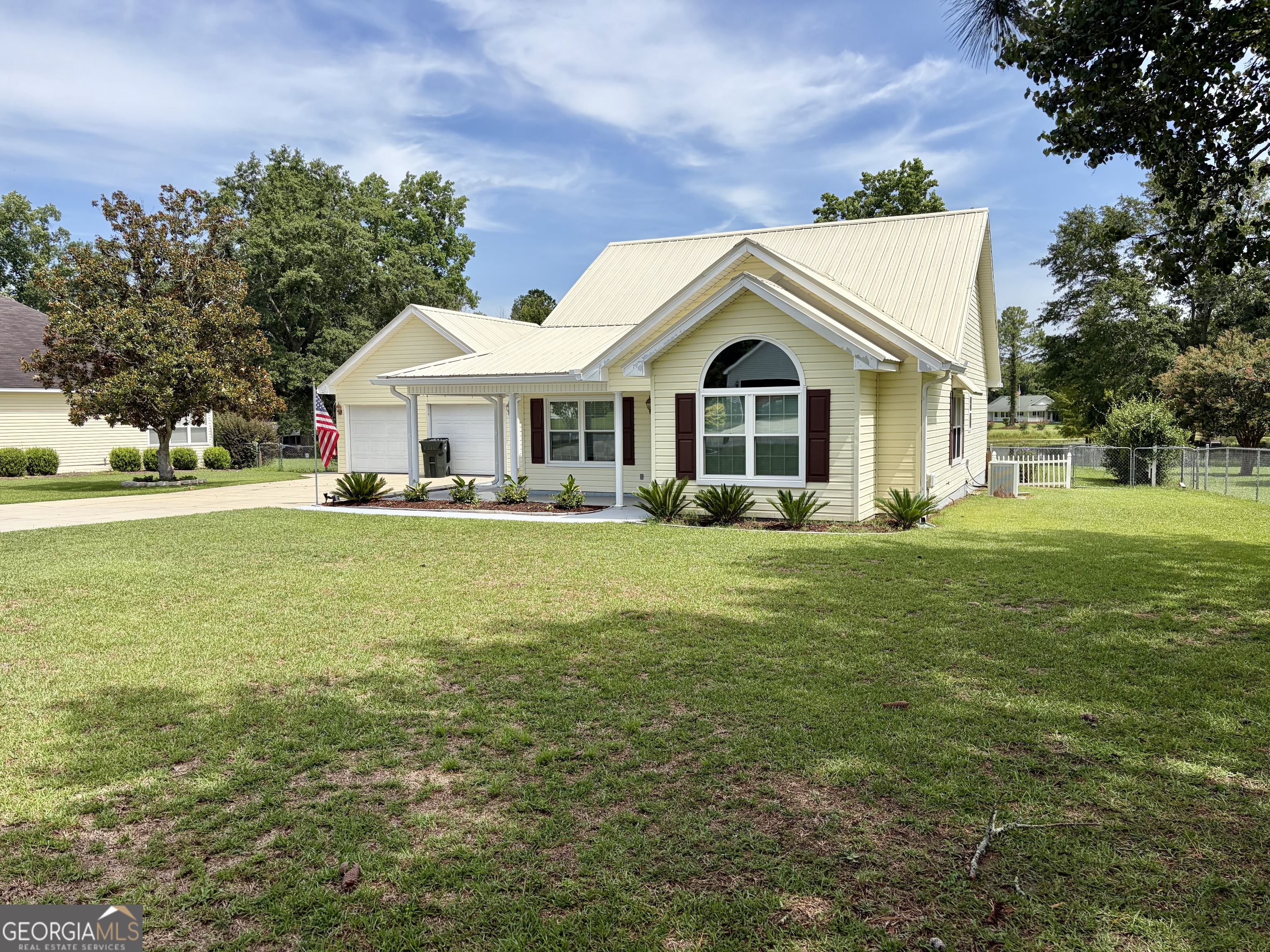 2121 Alexis Drive Property Photo 3