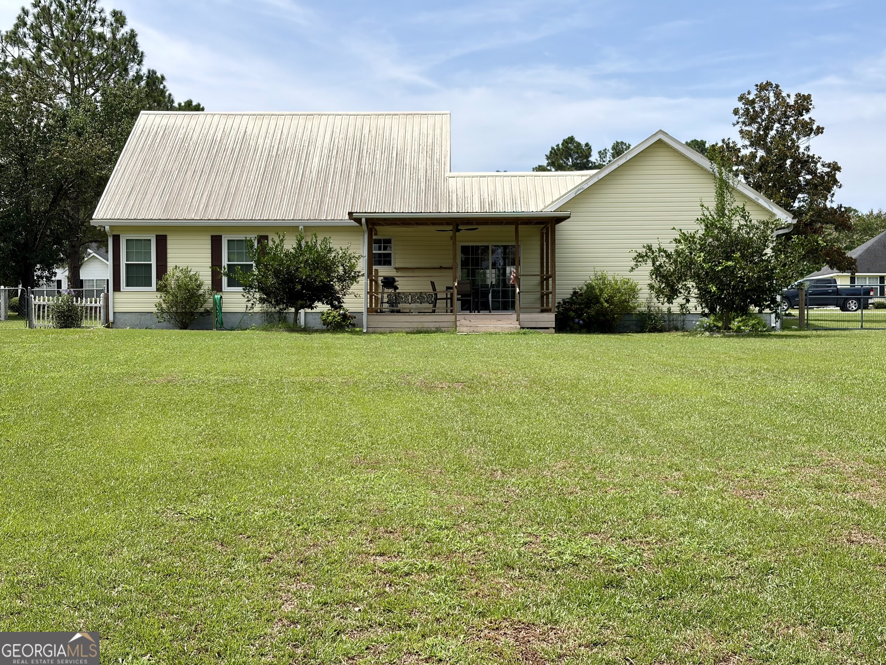 2121 Alexis Drive Property Photo 8
