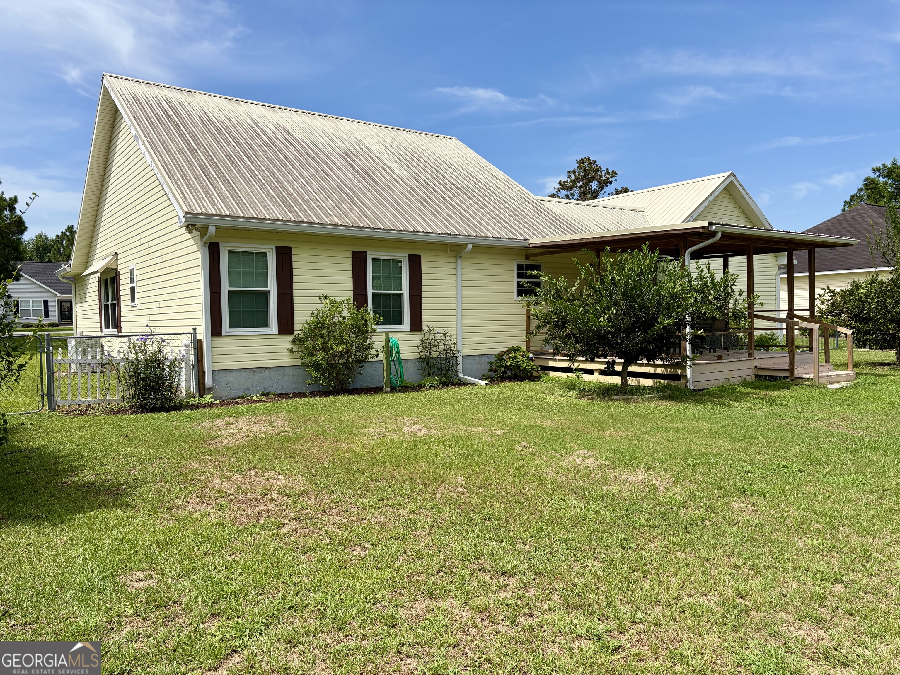 2121 Alexis Drive Property Photo 13