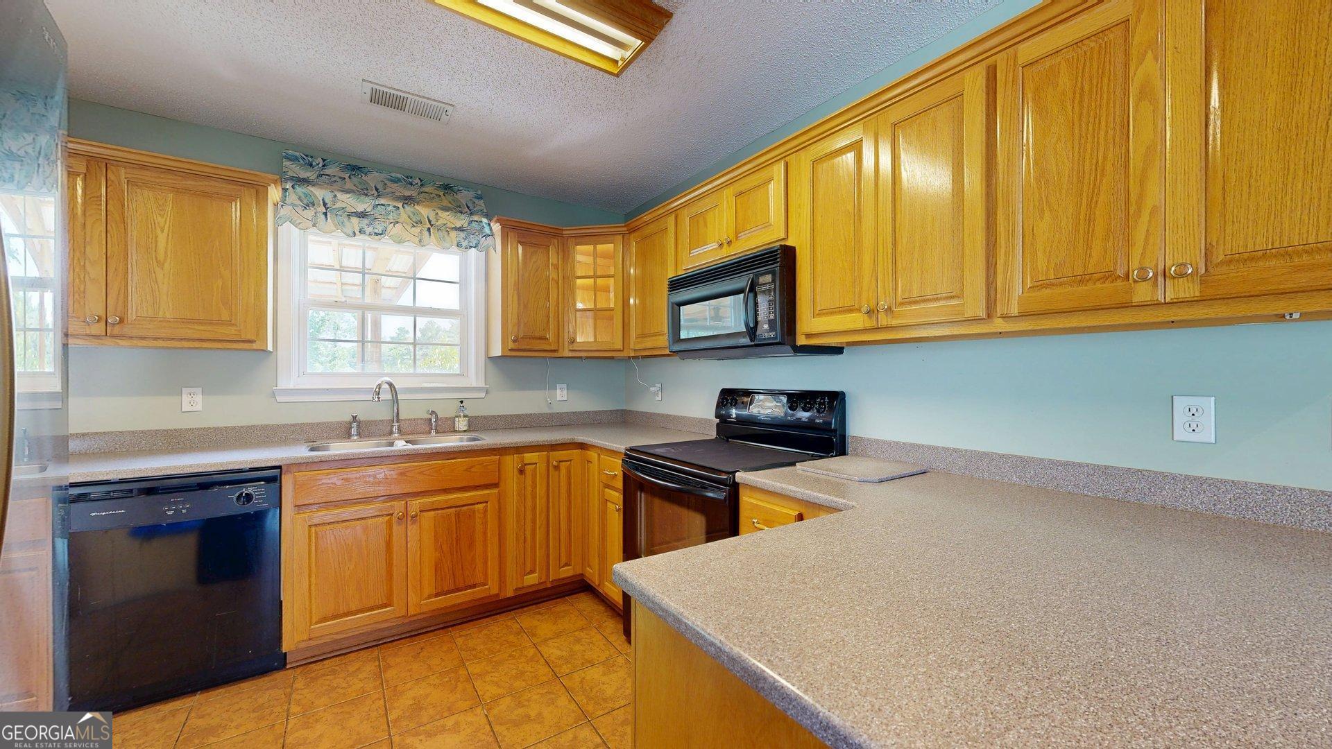 2121 Alexis Drive Property Photo 17