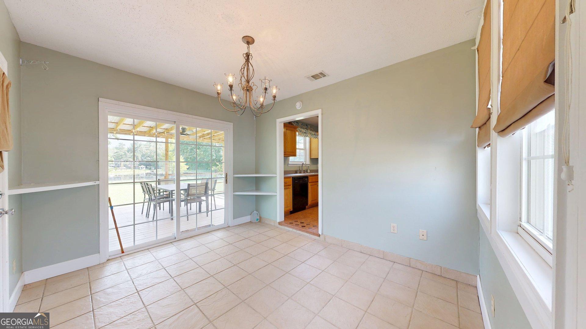 2121 Alexis Drive Property Photo 18
