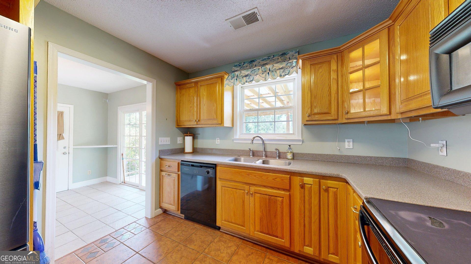 2121 Alexis Drive Property Photo 27
