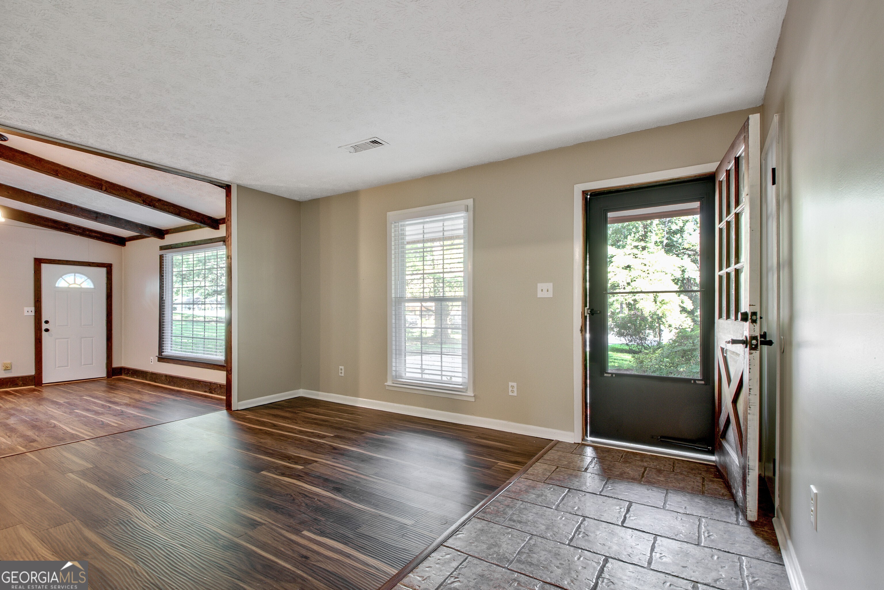 11 Logwood Lane Property Photo 3