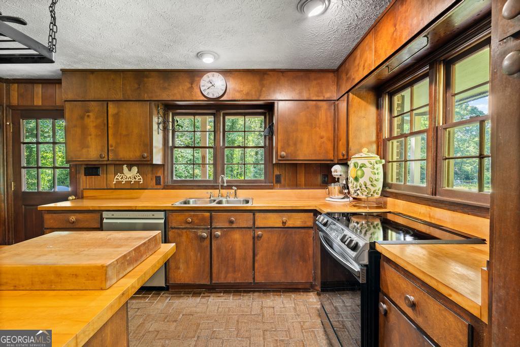 151 Evans Road Property Photo 27