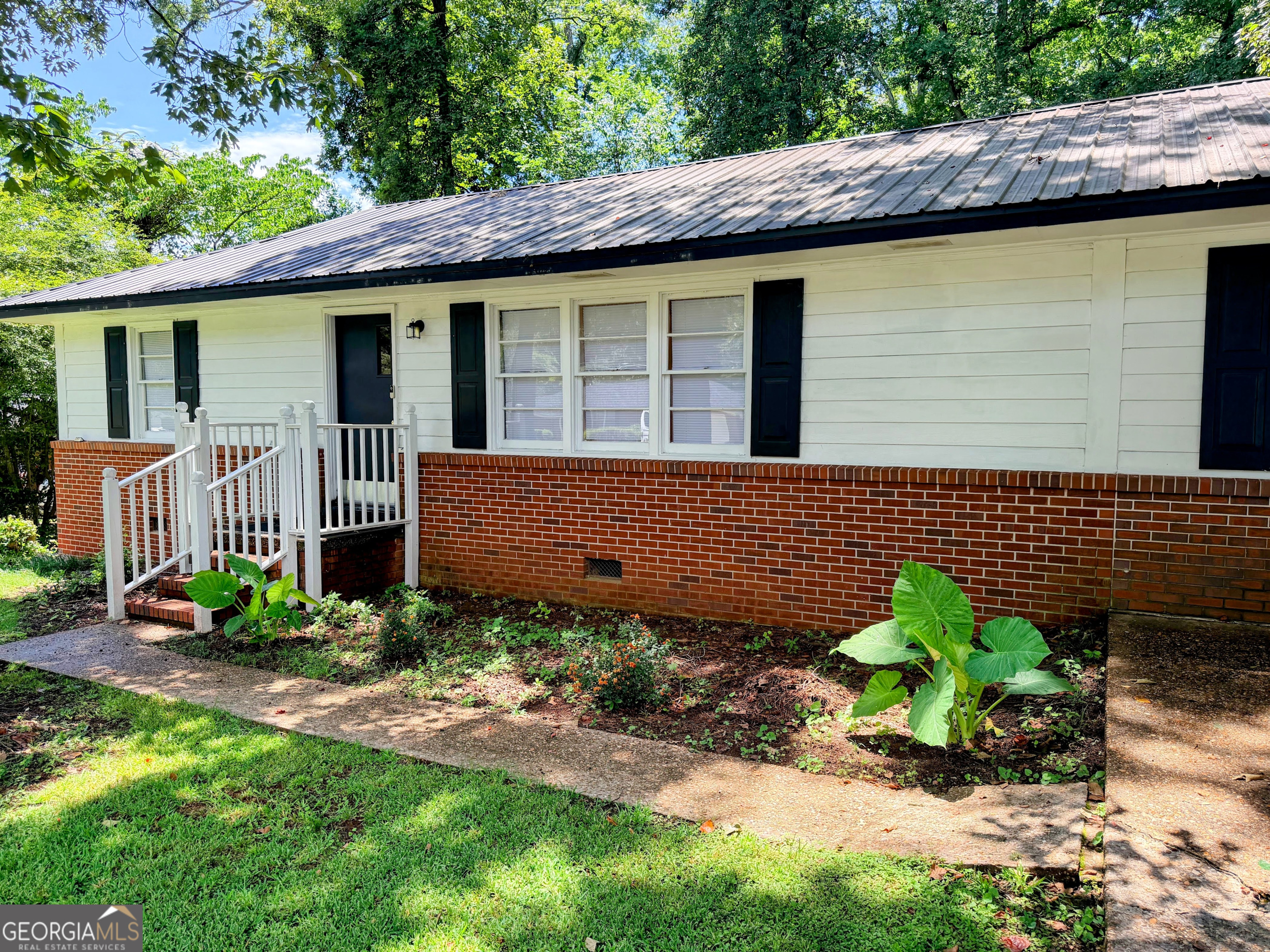 105 Dogwood Drive Property Photo 3
