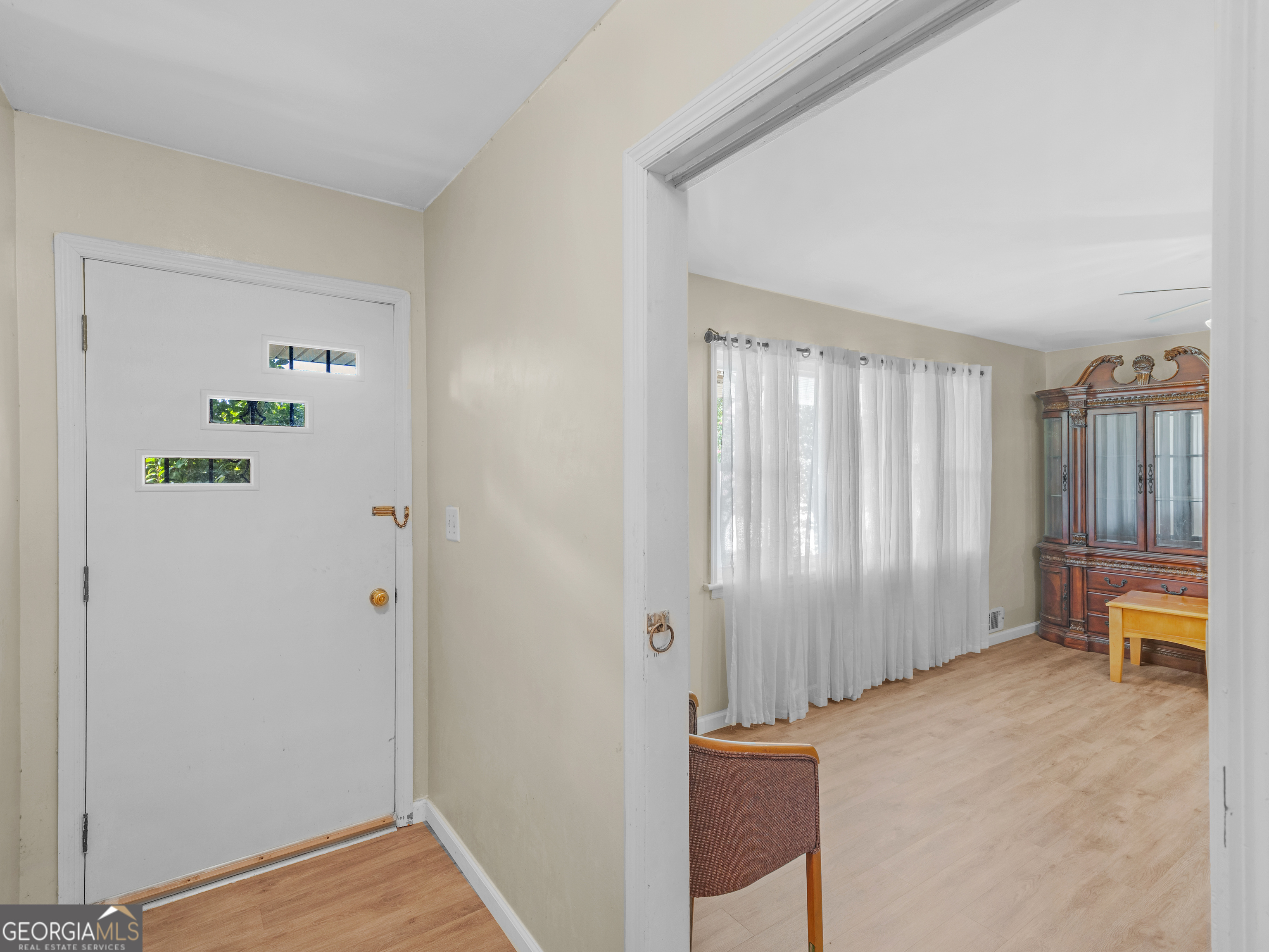 2026 Pinecrest Drive Property Photo 6
