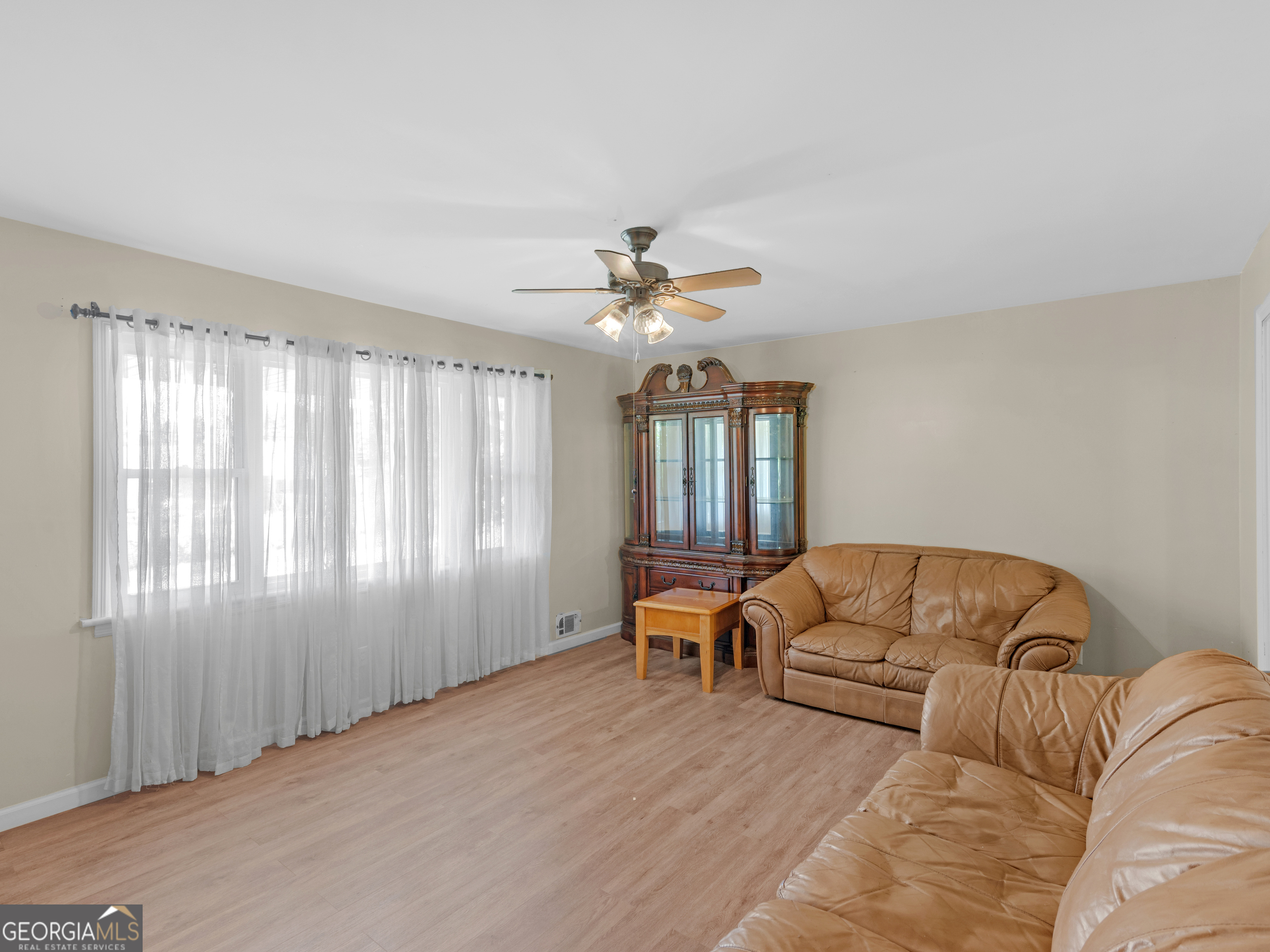 2026 Pinecrest Drive Property Photo 7