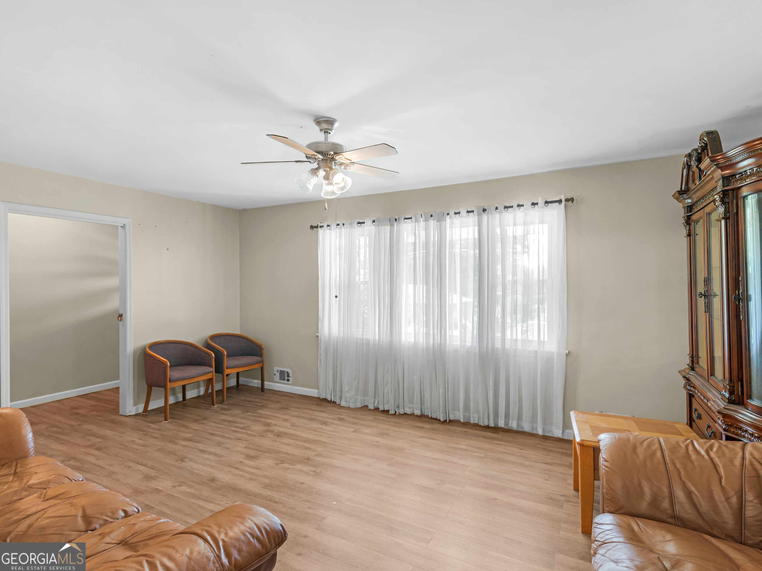 2026 Pinecrest Drive Property Photo 8