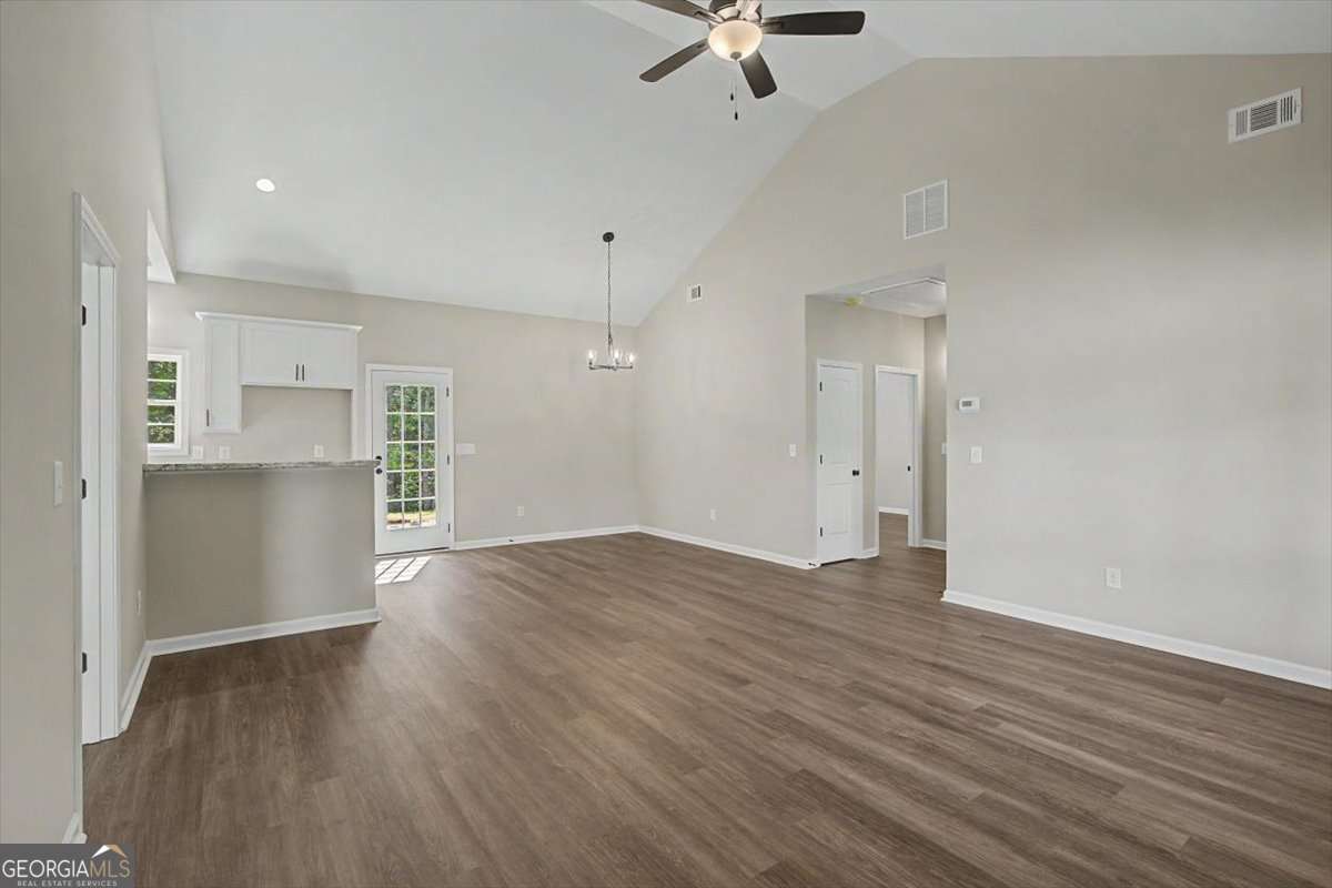 201 Loftis Road Property Photo 6