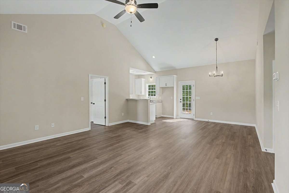 201 Loftis Road Property Photo 7