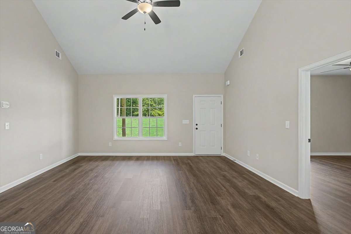 201 Loftis Road Property Photo 10