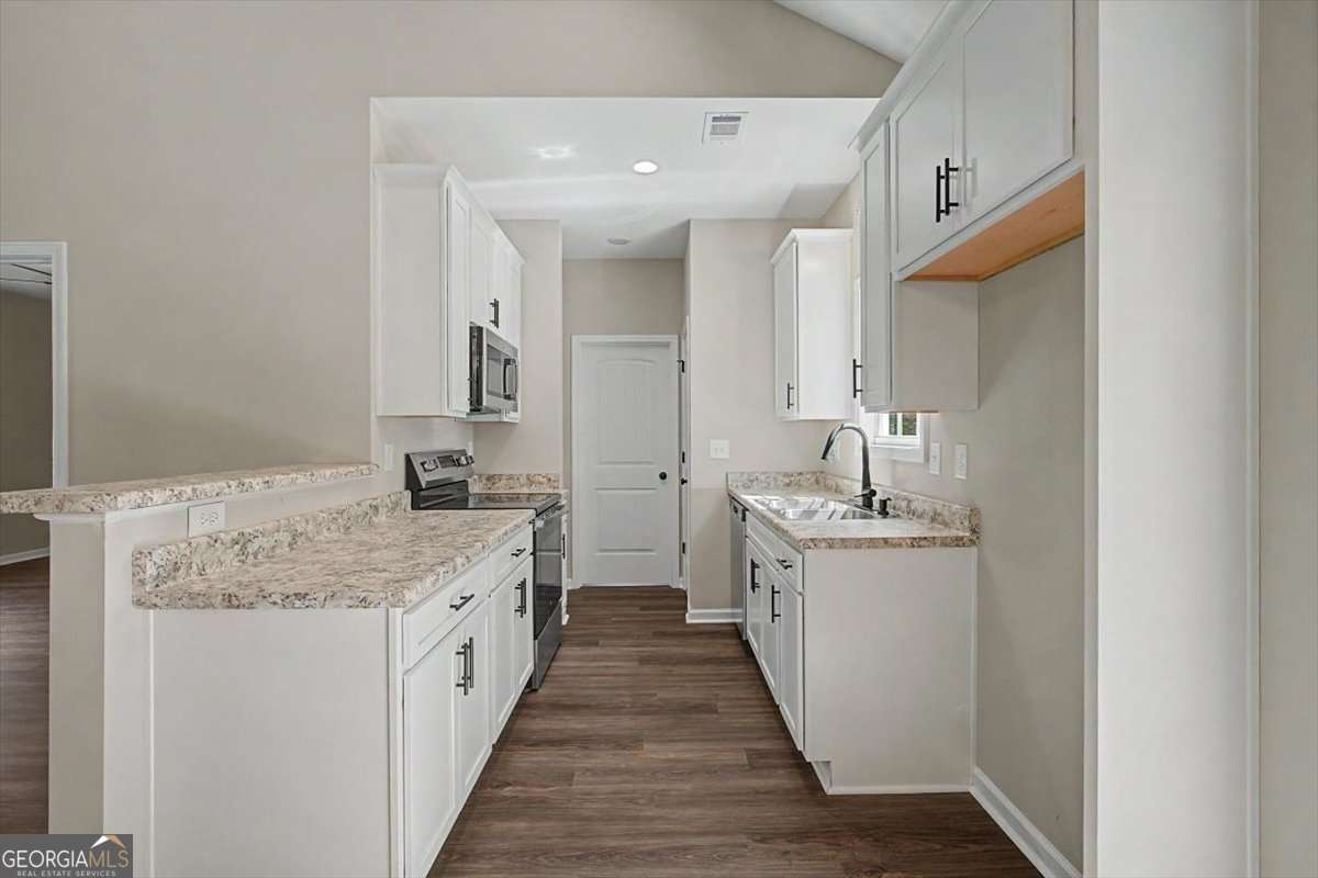 201 Loftis Road Property Photo 14