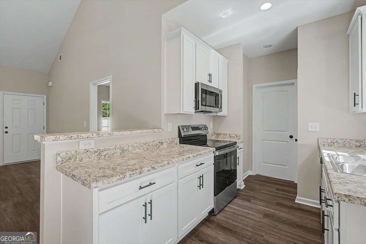 201 Loftis Road Property Photo 15