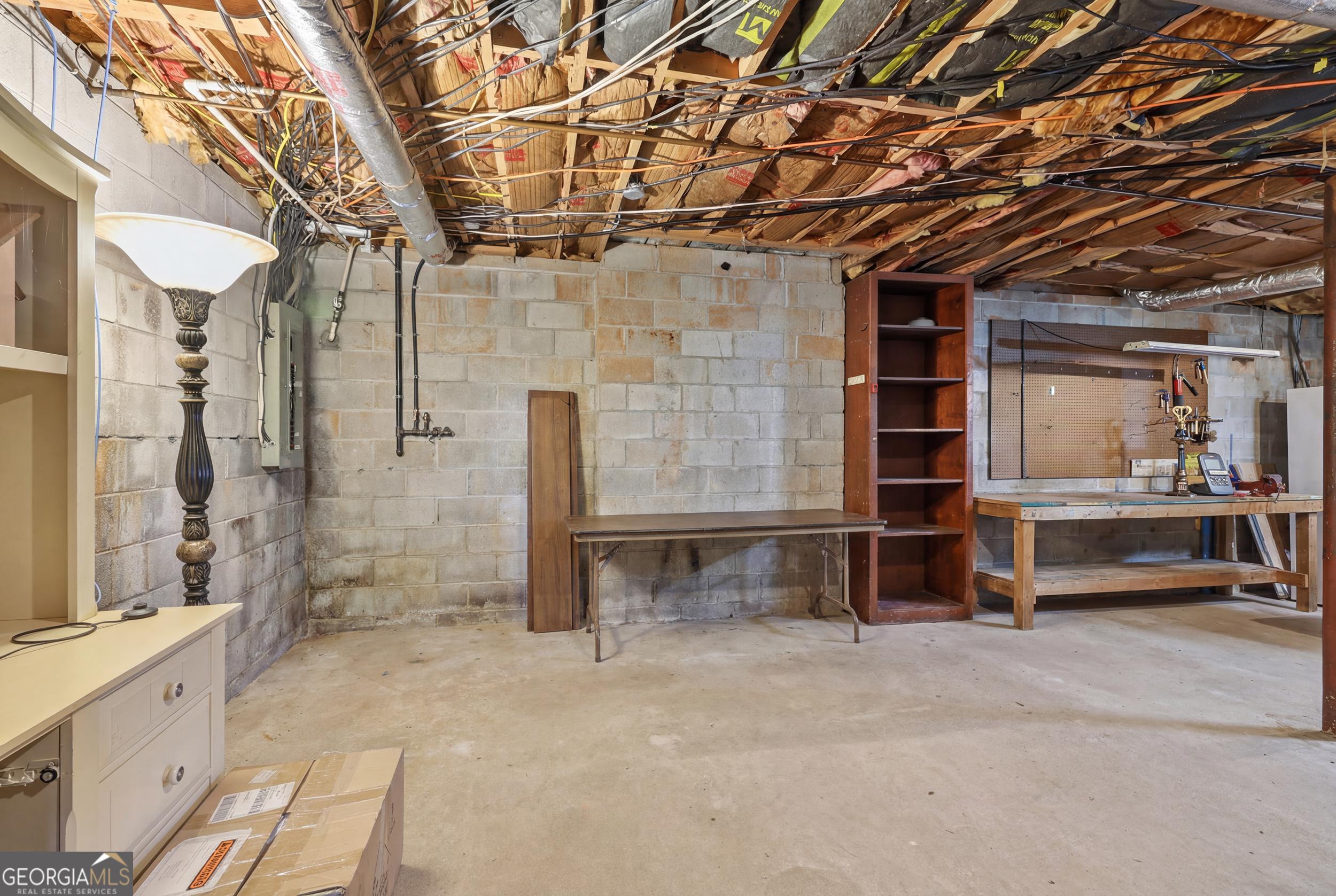500 Ketron Drive Property Photo 29