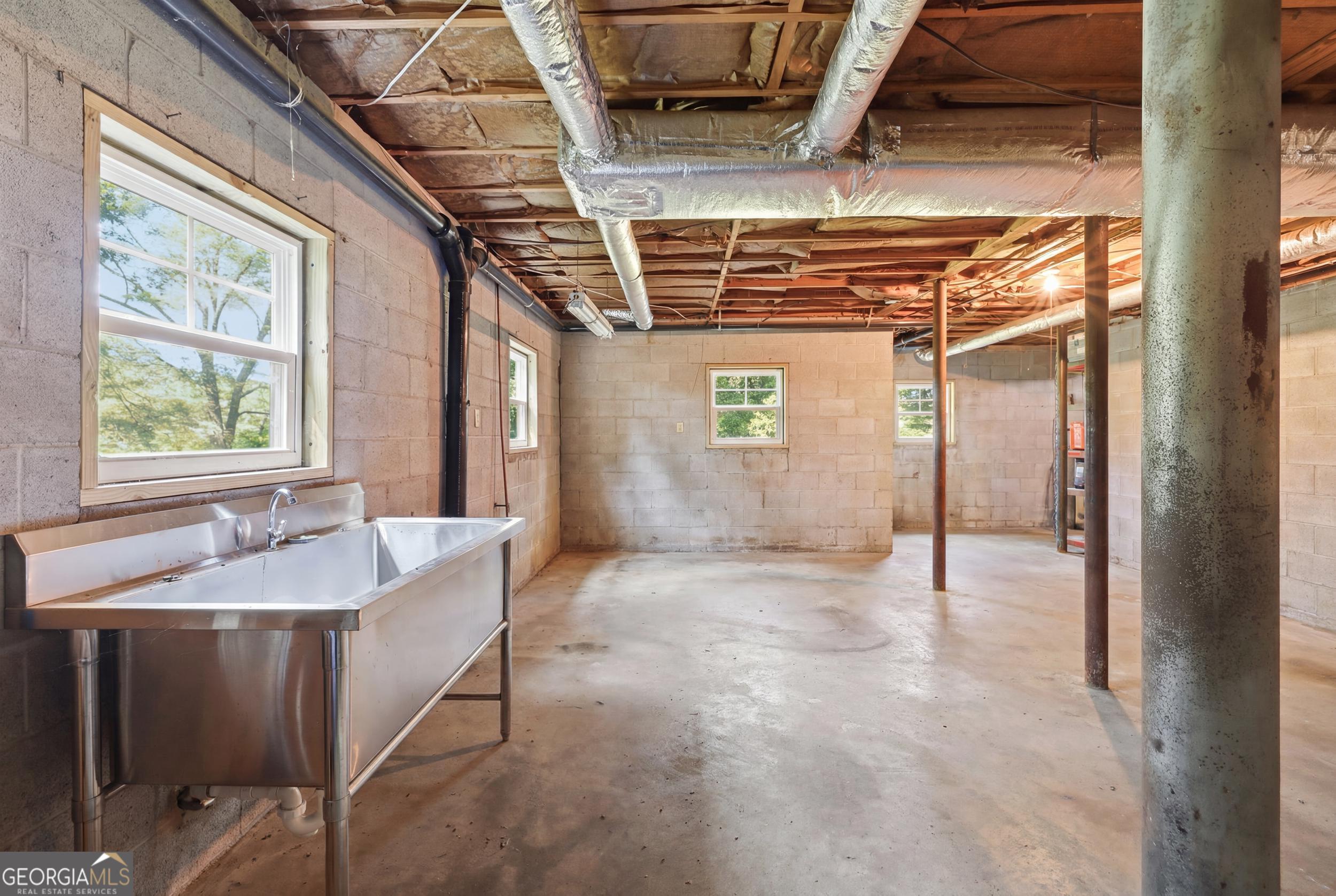 500 Ketron Drive Property Photo 35