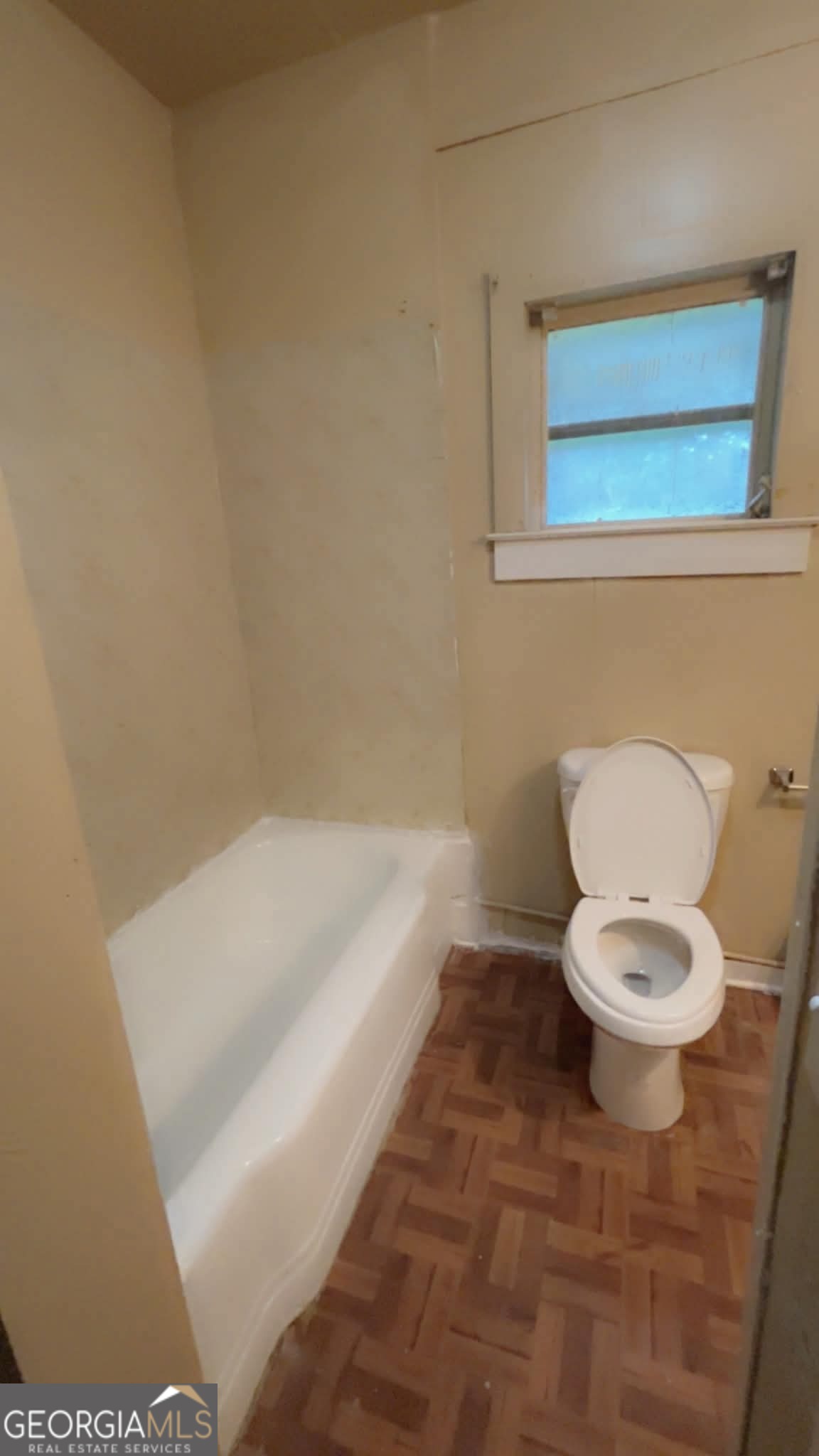 405 E Davis Street Property Photo 7