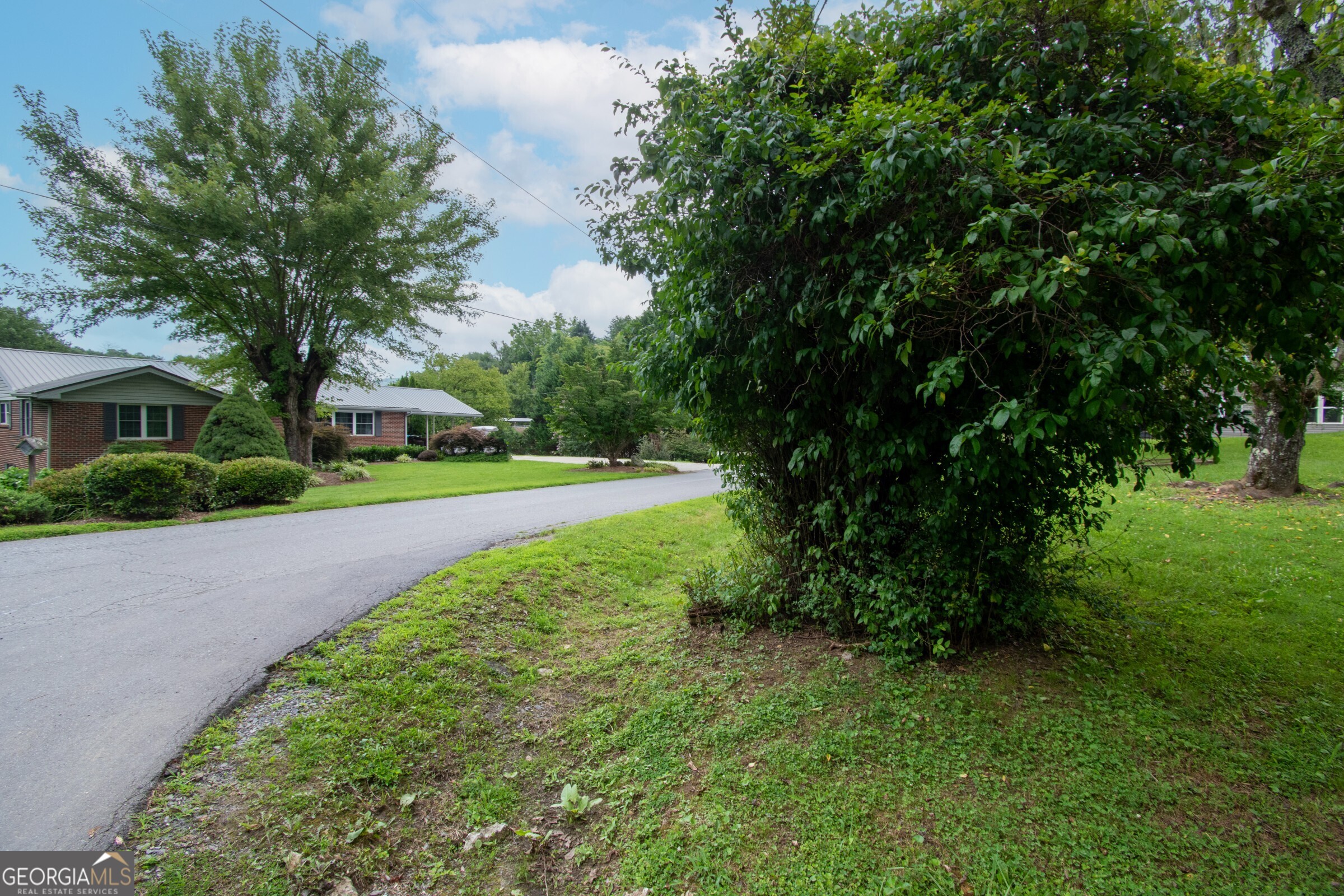 5 Hannah Lane Property Photo 3