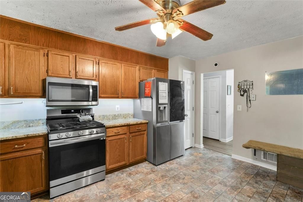 4933 Woodstream Lane Nw Property Photo 9