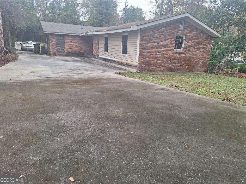 1052 Hightower Road Property Photo 3