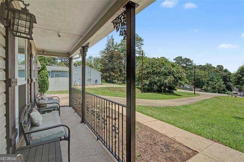 1516 Willow Gate Way Property Photo 8