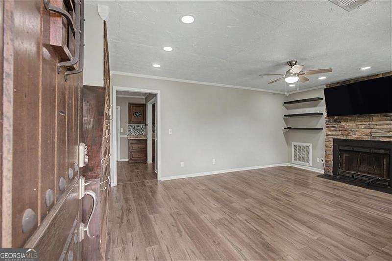 1516 Willow Gate Way Property Photo 10
