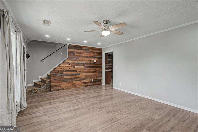 1516 Willow Gate Way Property Photo 12