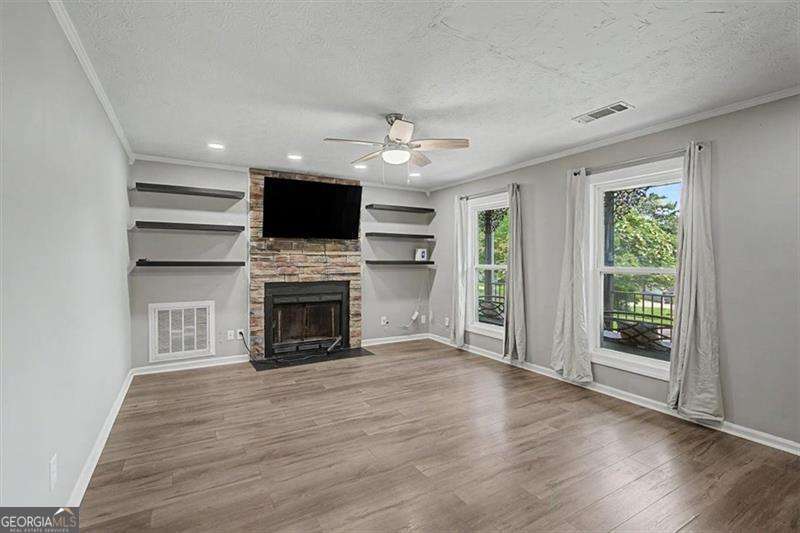 1516 Willow Gate Way Property Photo 14