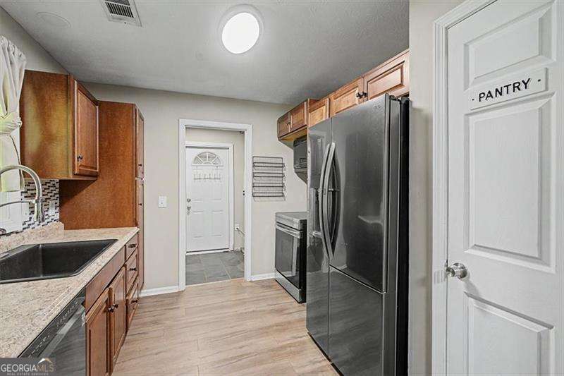 1516 Willow Gate Way Property Photo 19