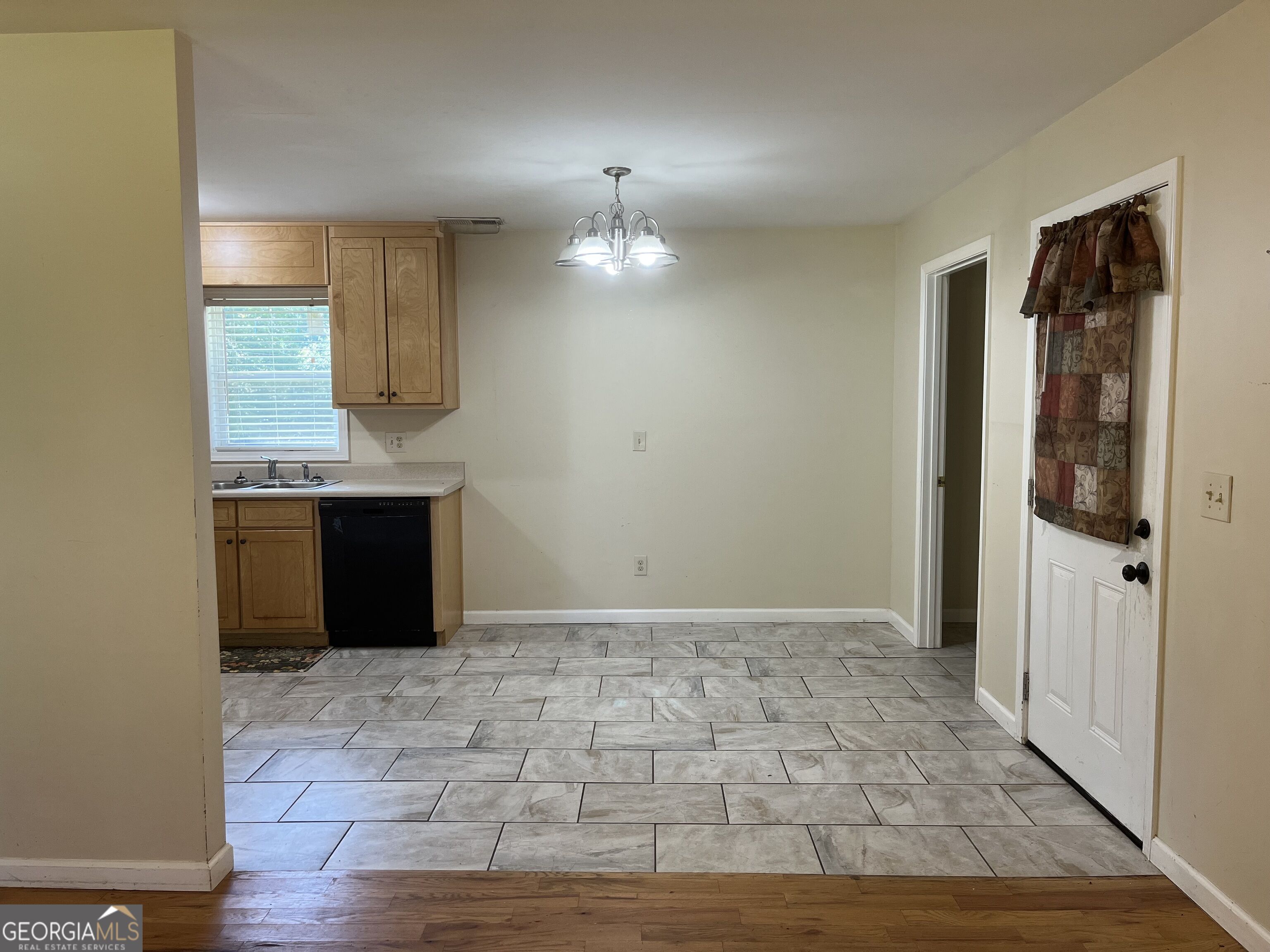 481 Old Corinth Road Property Photo 4