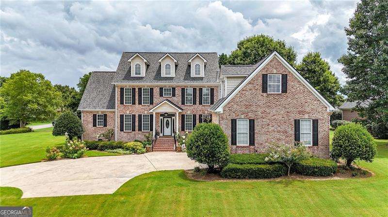325 Highland Pointe Drive Property Photo 1