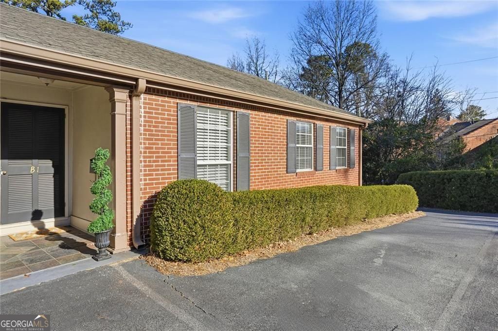 5375 Roswell Road # B1 Property Photo 2