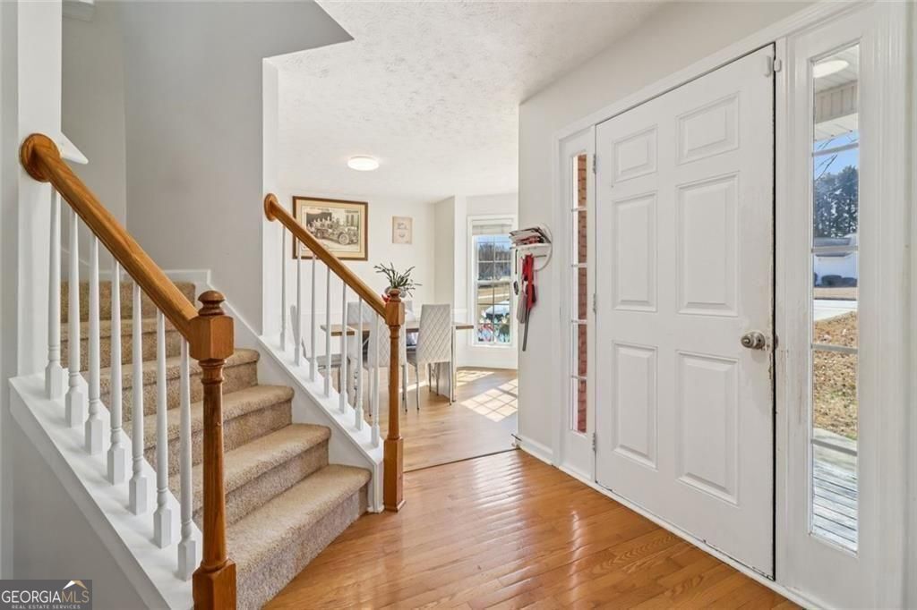 3382 Summit Glen Drive Property Photo 8