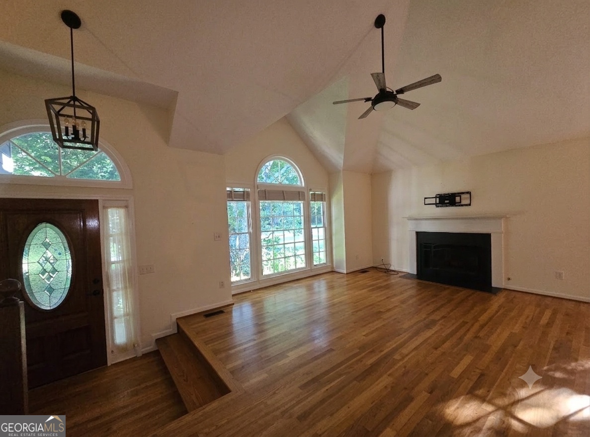 4915 Bayberry Drive Property Photo 4
