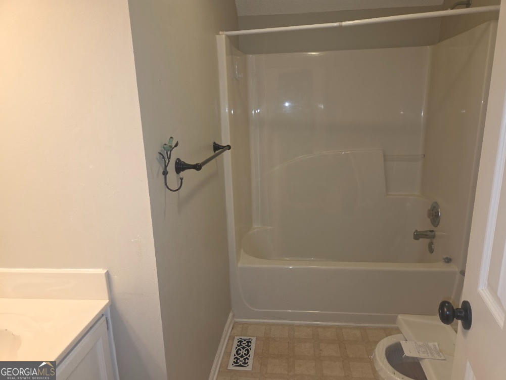 4915 Bayberry Drive Property Photo 11